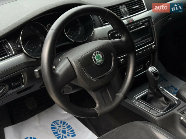 Черный Шкода Суперб, объемом двигателя 1.8 л и пробегом 277 тыс. км за 8300 $, фото 10 на Automoto.ua