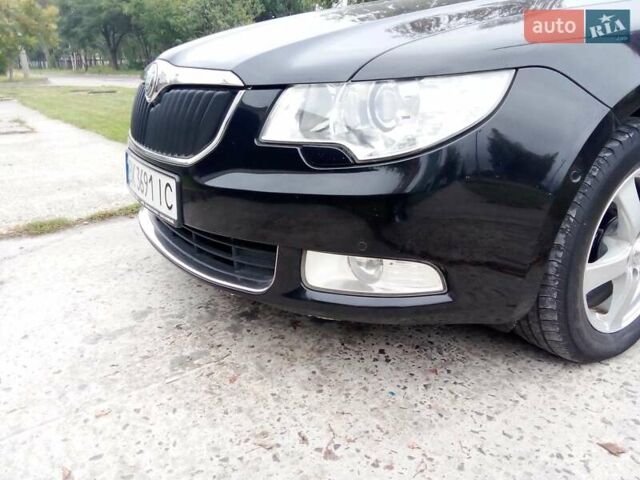 Черный Шкода Суперб, объемом двигателя 1.8 л и пробегом 227 тыс. км за 7800 $, фото 1 на Automoto.ua