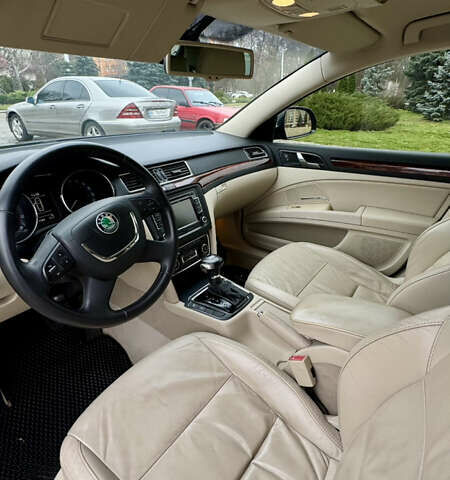 Черный Шкода Суперб, объемом двигателя 3.58 л и пробегом 231 тыс. км за 8900 $, фото 9 на Automoto.ua