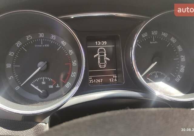 Черный Шкода Суперб, объемом двигателя 1.9 л и пробегом 351 тыс. км за 10000 $, фото 1 на Automoto.ua