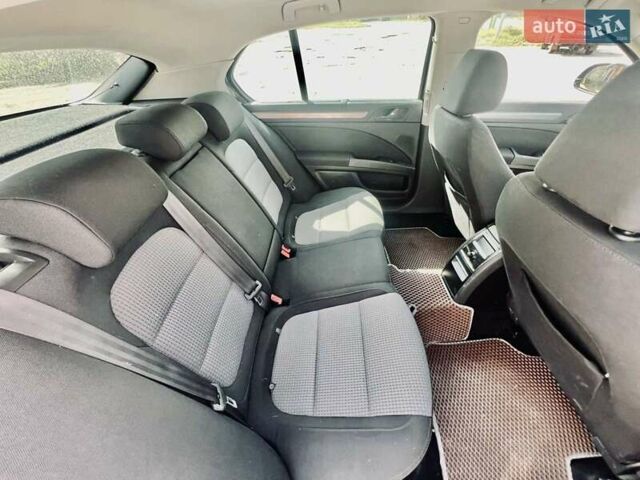 Черный Шкода Суперб, объемом двигателя 1.8 л и пробегом 250 тыс. км за 5999 $, фото 5 на Automoto.ua
