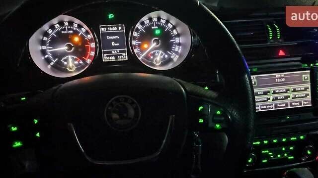Чорний Шкода Суперб, об'ємом двигуна 2 л та пробігом 255 тис. км за 9700 $, фото 7 на Automoto.ua