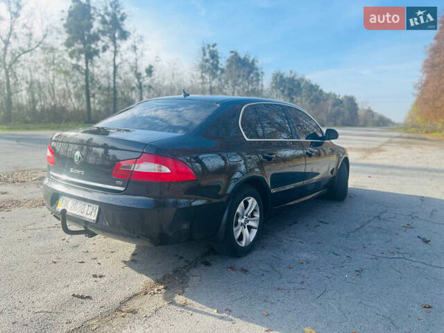 Черный Шкода Суперб, объемом двигателя 2 л и пробегом 286 тыс. км за 8300 $, фото 3 на Automoto.ua