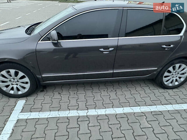 Черный Шкода Суперб, объемом двигателя 2 л и пробегом 310 тыс. км за 10500 $, фото 5 на Automoto.ua