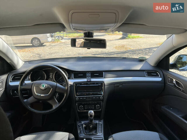 Чорний Шкода Суперб, об'ємом двигуна 1.39 л та пробігом 177 тис. км за 8600 $, фото 8 на Automoto.ua