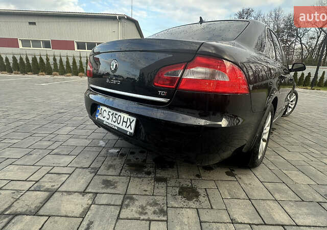 Черный Шкода Суперб, объемом двигателя 2 л и пробегом 296 тыс. км за 9300 $, фото 13 на Automoto.ua