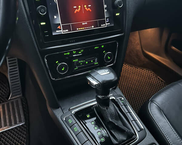 Черный Шкода Суперб, объемом двигателя 2 л и пробегом 310 тыс. км за 10500 $, фото 18 на Automoto.ua