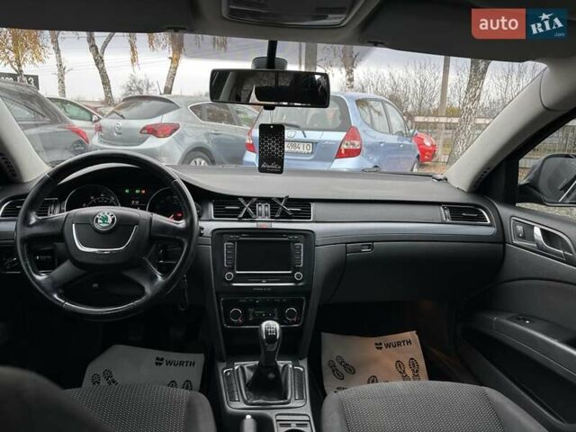 Черный Шкода Суперб, объемом двигателя 1.8 л и пробегом 295 тыс. км за 7400 $, фото 9 на Automoto.ua
