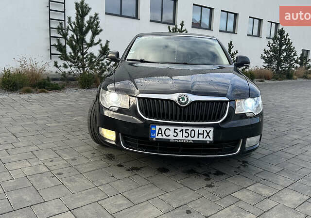 Черный Шкода Суперб, объемом двигателя 2 л и пробегом 296 тыс. км за 9300 $, фото 5 на Automoto.ua