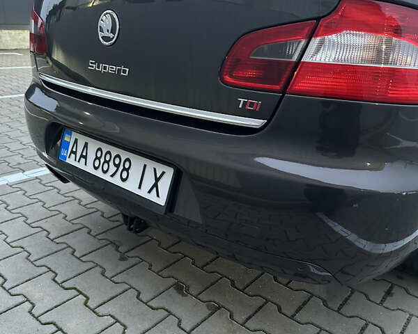 Черный Шкода Суперб, объемом двигателя 2 л и пробегом 310 тыс. км за 10500 $, фото 12 на Automoto.ua