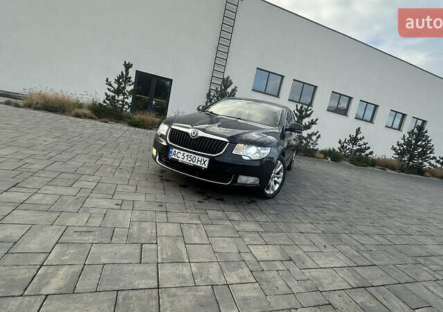 Черный Шкода Суперб, объемом двигателя 2 л и пробегом 296 тыс. км за 9300 $, фото 4 на Automoto.ua