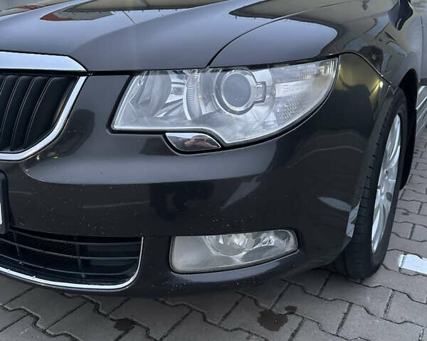 Черный Шкода Суперб, объемом двигателя 2 л и пробегом 310 тыс. км за 10500 $, фото 1 на Automoto.ua