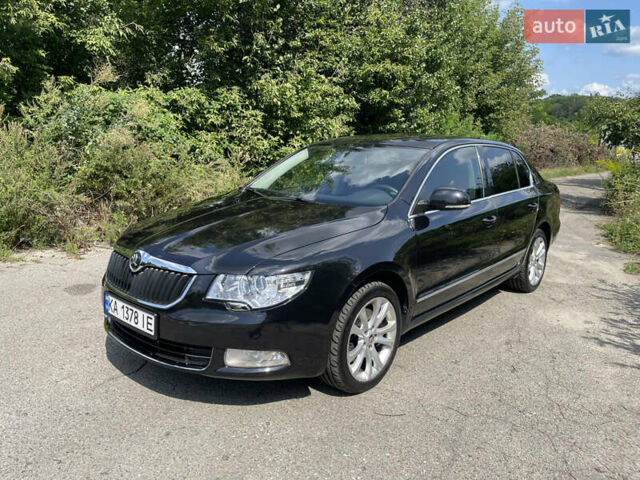 Черный Шкода Суперб, объемом двигателя 2 л и пробегом 312 тыс. км за 11500 $, фото 1 на Automoto.ua