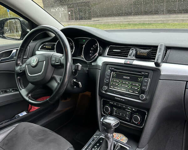 Шкода Суперб 2010 у Запоріжжя на Automoto.ua Чорний Шкода Суперб, об'ємом двигуна 1.8 л та пробігом 212 тис. км за 10500 $, фото 12 на Automoto.ua