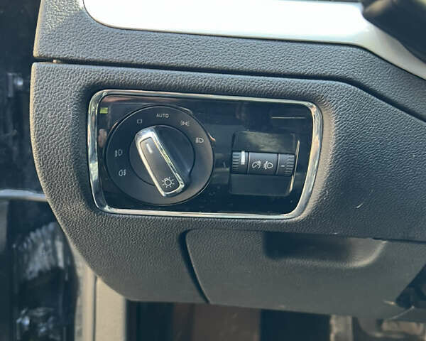 Чорний Шкода Суперб, об'ємом двигуна 1.39 л та пробігом 177 тис. км за 8600 $, фото 11 на Automoto.ua