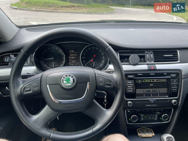 Черный Шкода Суперб, объемом двигателя 2 л и пробегом 312 тыс. км за 11500 $, фото 12 на Automoto.ua