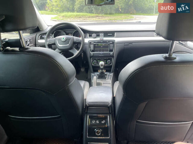 Черный Шкода Суперб, объемом двигателя 2 л и пробегом 312 тыс. км за 11500 $, фото 18 на Automoto.ua