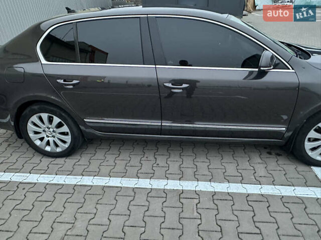 Черный Шкода Суперб, объемом двигателя 2 л и пробегом 310 тыс. км за 10500 $, фото 8 на Automoto.ua