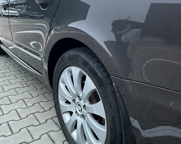 Черный Шкода Суперб, объемом двигателя 2 л и пробегом 310 тыс. км за 10500 $, фото 6 на Automoto.ua