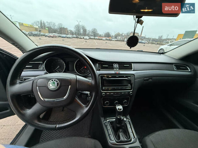 Черный Шкода Суперб, объемом двигателя 1.6 л и пробегом 326 тыс. км за 7000 $, фото 11 на Automoto.ua