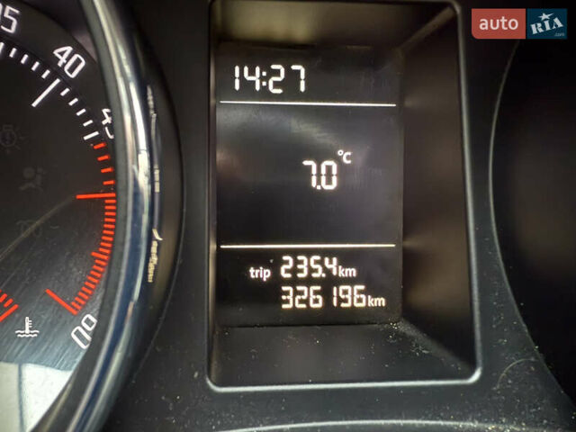 Черный Шкода Суперб, объемом двигателя 1.6 л и пробегом 326 тыс. км за 7000 $, фото 17 на Automoto.ua