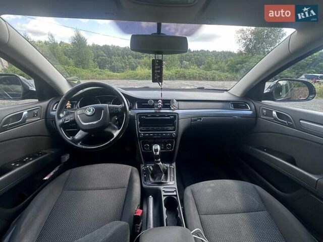 Черный Шкода Суперб, объемом двигателя 1.6 л и пробегом 299 тыс. км за 9200 $, фото 7 на Automoto.ua