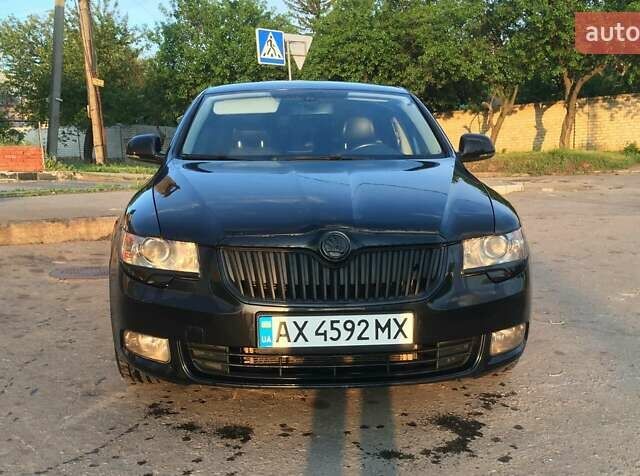 Черный Шкода Суперб, объемом двигателя 3.58 л и пробегом 252 тыс. км за 10000 $, фото 1 на Automoto.ua
