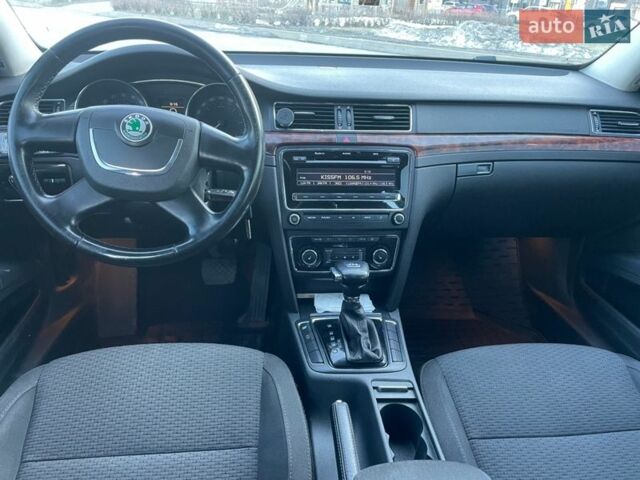 Черный Шкода Суперб, объемом двигателя 1.97 л и пробегом 196 тыс. км за 5750 $, фото 12 на Automoto.ua