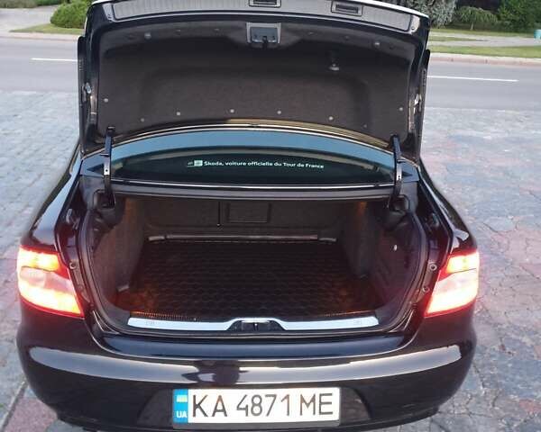 Черный Шкода Суперб, объемом двигателя 1.6 л и пробегом 270 тыс. км за 9200 $, фото 15 на Automoto.ua