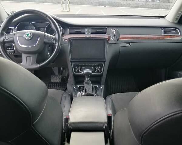 Черный Шкода Суперб, объемом двигателя 1.8 л и пробегом 159 тыс. км за 8900 $, фото 14 на Automoto.ua