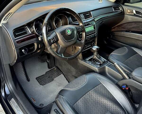 Черный Шкода Суперб, объемом двигателя 1.8 л и пробегом 215 тыс. км за 7600 $, фото 5 на Automoto.ua