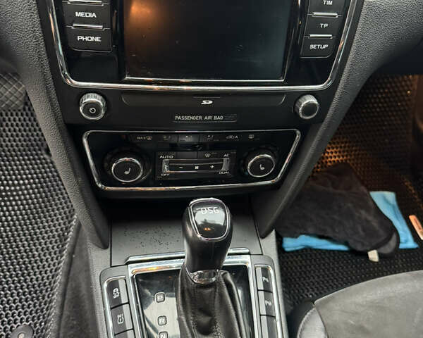 Черный Шкода Суперб, объемом двигателя 1.97 л и пробегом 313 тыс. км за 11800 $, фото 11 на Automoto.ua