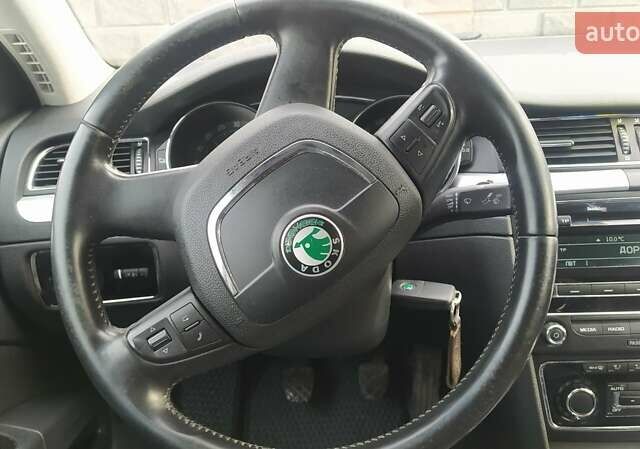 Чорний Шкода Суперб, об'ємом двигуна 1.6 л та пробігом 267 тис. км за 12320 $, фото 6 на Automoto.ua