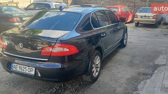 Черный Шкода Суперб, объемом двигателя 1.8 л и пробегом 189 тыс. км за 10200 $, фото 4 на Automoto.ua