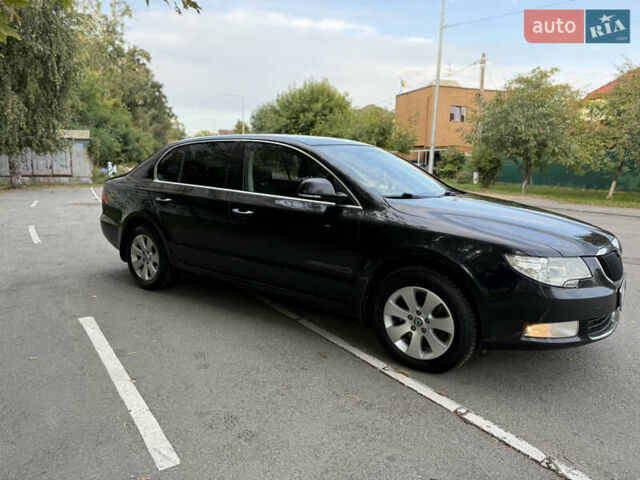 Черный Шкода Суперб, объемом двигателя 1.8 л и пробегом 276 тыс. км за 8500 $, фото 2 на Automoto.ua