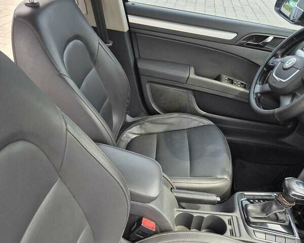 Черный Шкода Суперб, объемом двигателя 1.8 л и пробегом 167 тыс. км за 8500 $, фото 23 на Automoto.ua