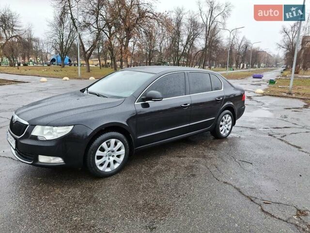 Черный Шкода Суперб, объемом двигателя 1.8 л и пробегом 218 тыс. км за 9500 $, фото 1 на Automoto.ua
