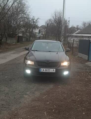 Черный Шкода Суперб, объемом двигателя 1.8 л и пробегом 330 тыс. км за 7500 $, фото 1 на Automoto.ua