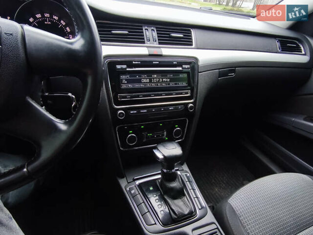 Черный Шкода Суперб, объемом двигателя 1.8 л и пробегом 242 тыс. км за 8600 $, фото 6 на Automoto.ua