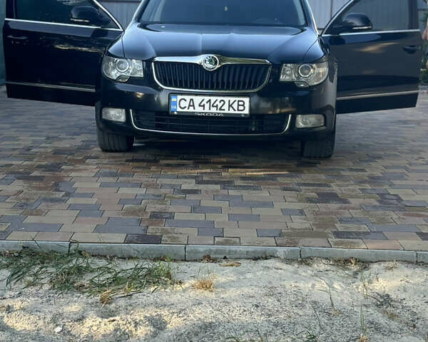 Черный Шкода Суперб, объемом двигателя 1.97 л и пробегом 201 тыс. км за 10800 $, фото 2 на Automoto.ua