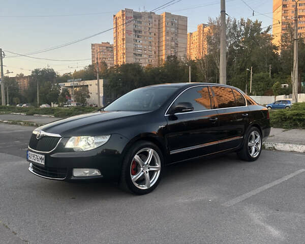 Черный Шкода Суперб, объемом двигателя 1.97 л и пробегом 186 тыс. км за 11500 $, фото 1 на Automoto.ua