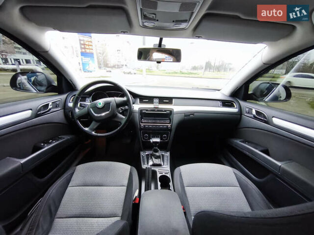Черный Шкода Суперб, объемом двигателя 1.8 л и пробегом 242 тыс. км за 8600 $, фото 7 на Automoto.ua