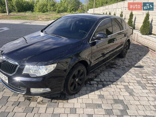 Черный Шкода Суперб, объемом двигателя 1.8 л и пробегом 147 тыс. км за 11300 $, фото 3 на Automoto.ua