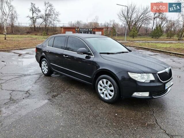Черный Шкода Суперб, объемом двигателя 1.8 л и пробегом 218 тыс. км за 9500 $, фото 9 на Automoto.ua