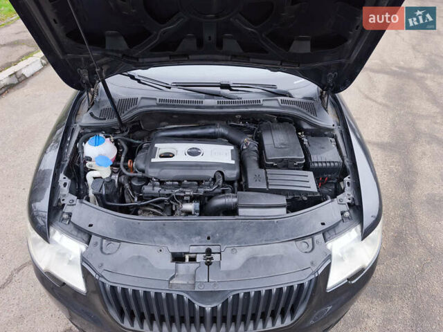 Черный Шкода Суперб, объемом двигателя 1.8 л и пробегом 242 тыс. км за 8600 $, фото 12 на Automoto.ua