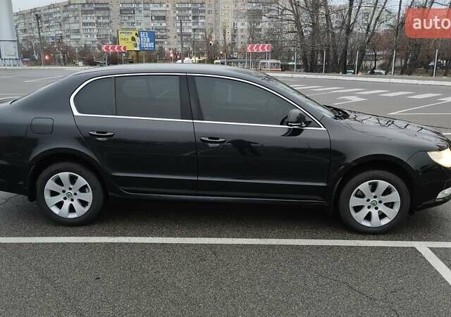 Черный Шкода Суперб, объемом двигателя 1.8 л и пробегом 149 тыс. км за 12000 $, фото 4 на Automoto.ua