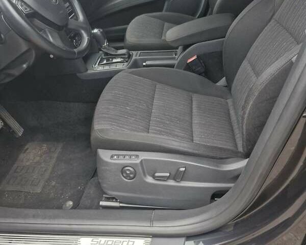 Чорний Шкода Суперб, об'ємом двигуна 1.97 л та пробігом 259 тис. км за 12700 $, фото 20 на Automoto.ua