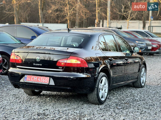 Черный Шкода Суперб, объемом двигателя 1.6 л и пробегом 220 тыс. км за 10600 $, фото 4 на Automoto.ua