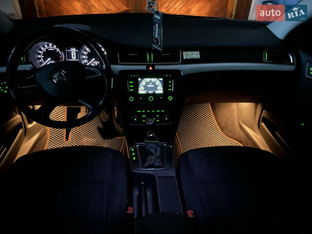 Чорний Шкода Суперб, об'ємом двигуна 1.97 л та пробігом 250 тис. км за 12200 $, фото 24 на Automoto.ua