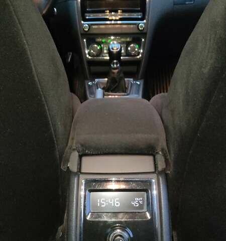 Черный Шкода Суперб, объемом двигателя 1.8 л и пробегом 149 тыс. км за 12000 $, фото 15 на Automoto.ua